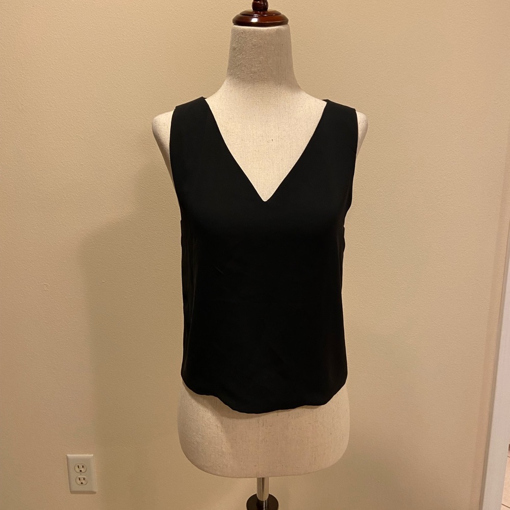 Aritzia lovers! Babaton brand - black XS sleeveless blouse